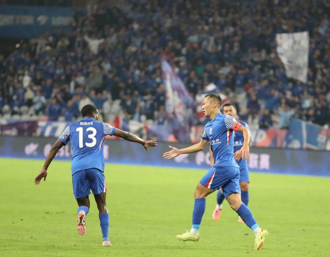 中超第29轮：申花主场迎战新鹏城，争冠悬念能否延续？