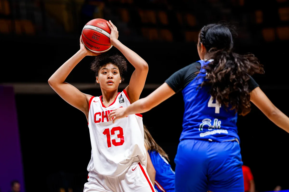 14岁1米85混血新星李安妮崛起，或成李月汝最佳搭档？