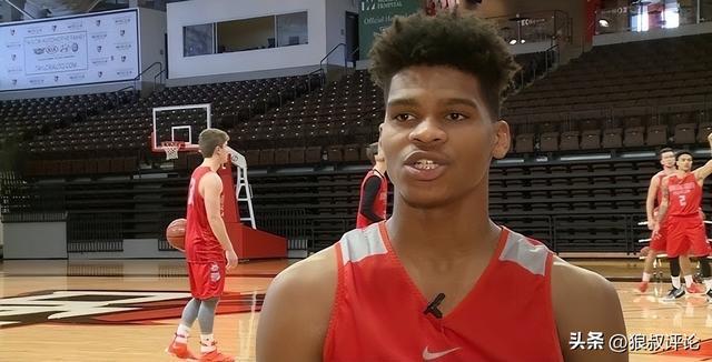 CBA外援最新动态：深圳新签内线，山东第三外援到位，山西连签两人