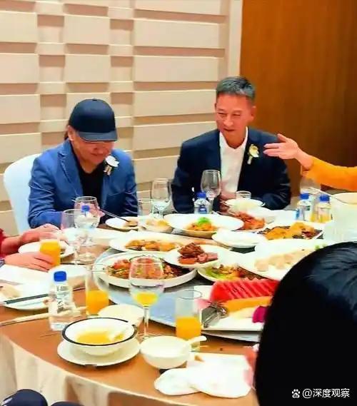 刘欢女儿重庆婚礼现场曝光：茅台上桌，父亲泪洒婚礼感动众人