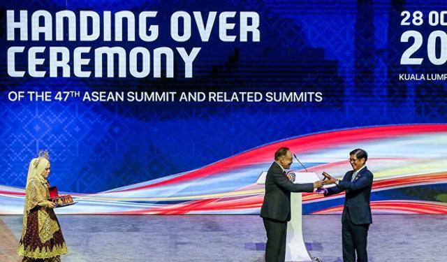 马科斯任东盟主席，菲军方威胁中国船只禁入仁爱礁