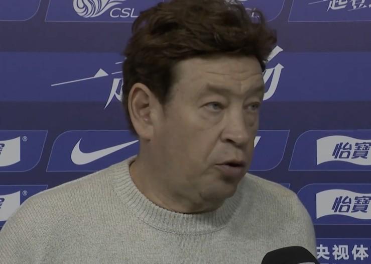 斯卢茨基盛赞申花：队员摆脱低落情绪，展现职业精神