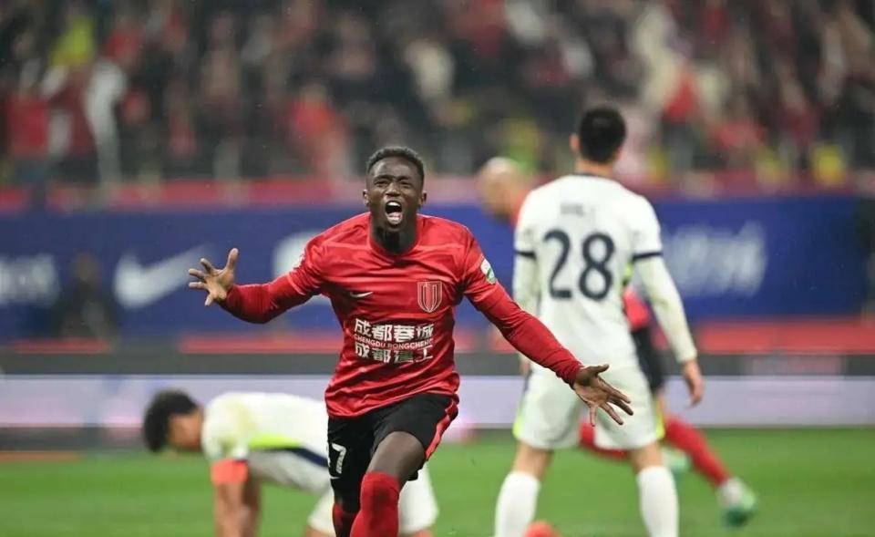 成都蓉城争冠失利分析：夏窗引援缺失与核心伤病双重打击