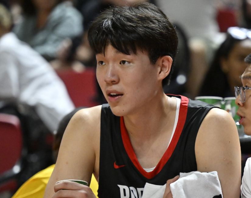 杨瀚森NBA困境引热议：徐静雨痛批，冯傲父亲力挺并提三大建议