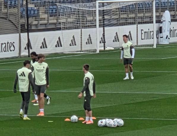 马斯坦托诺伤情真相：正常参与皇马训练，未受伤实锤