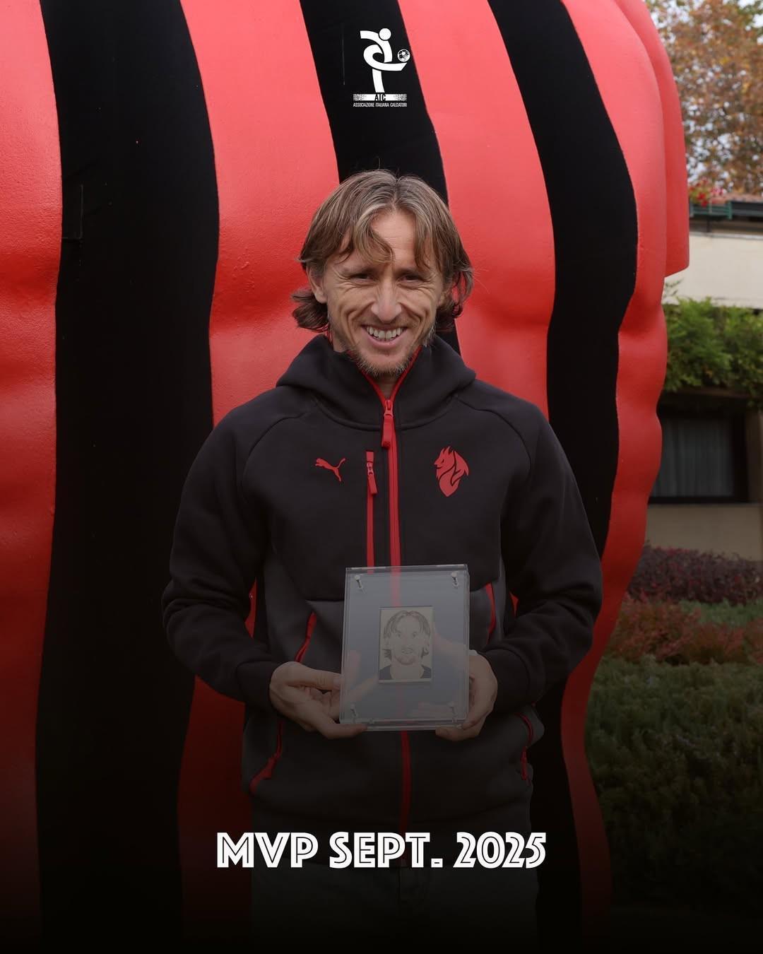 3场1球闪耀意甲！莫德里奇荣膺9月最佳球员