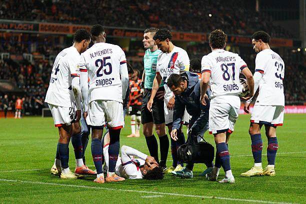 杜埃复出再伤！巴黎圣日耳曼锋线告急，伤病潮或卷土重来