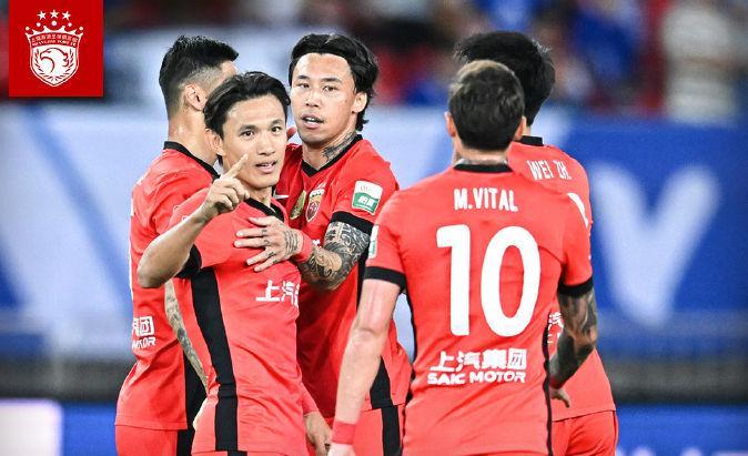 中超3-0大胜：上海海港卫冕在望，成都蓉城争冠梦碎