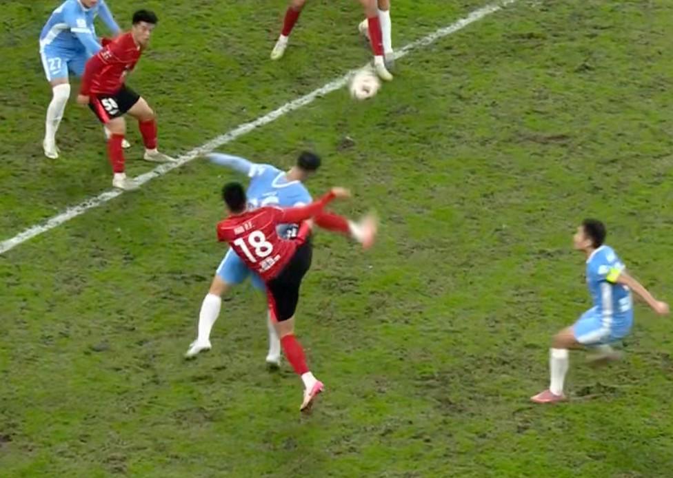 成都蓉城无缘中超争冠：关键战失利，韦世豪伤退成转折点