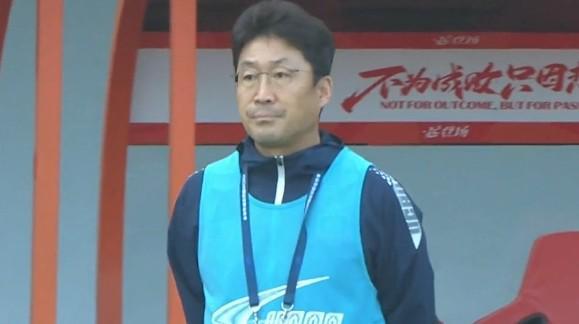 延边龙鼎主帅李基珩荣膺中甲9月最佳教练，率队四战全胜