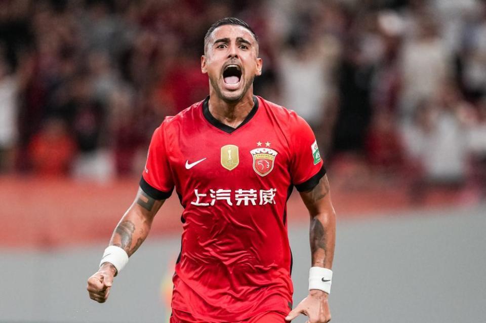 上海海港距中超三连冠仅一步之遥！4分领跑积分榜，连破四大纪录