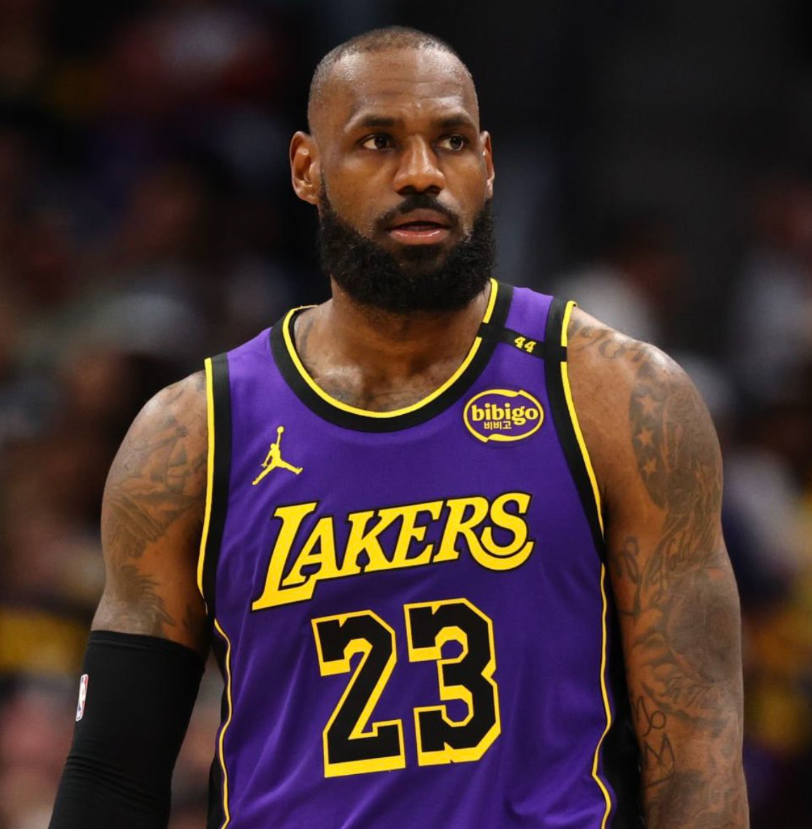 詹皇复出是否拖累湖人？美媒与记者观点交锋引热议