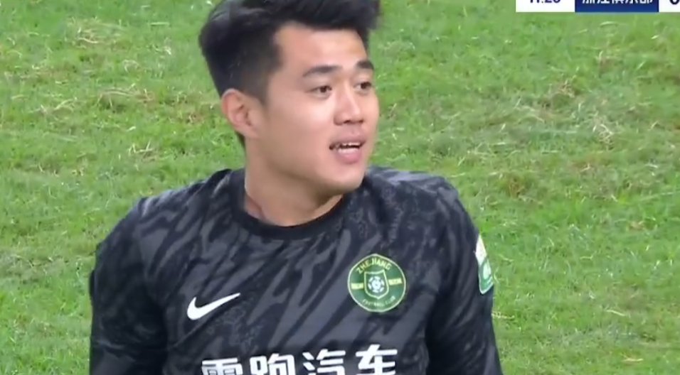 海港梦幻开局！刘浩帆乌龙成焦点，浙江队创中超尴尬纪录