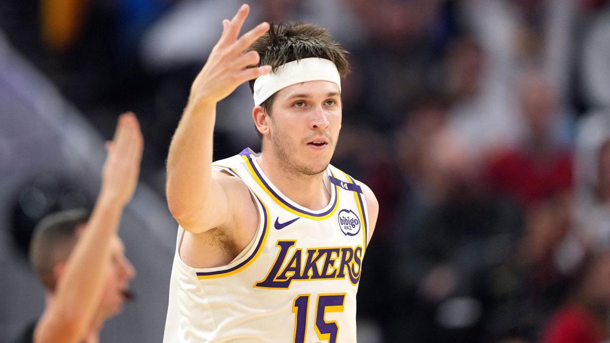 湖人队奥斯汀·里夫斯或签3000万年薪合同，未来核心地位稳固