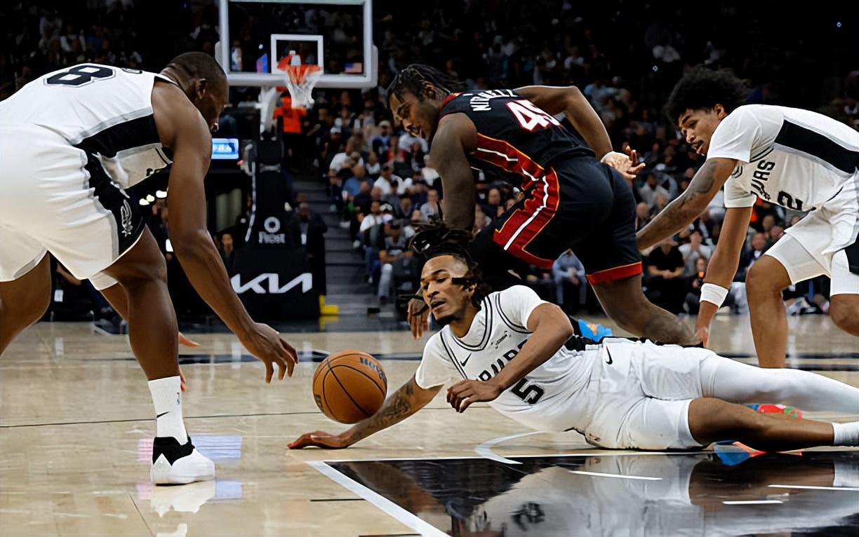 失误减少助攻飙升！马刺新星卡斯尔能否稳坐一号位？