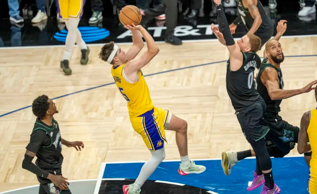 里夫斯爆发引湖人震荡，詹姆斯交易或成必然选择