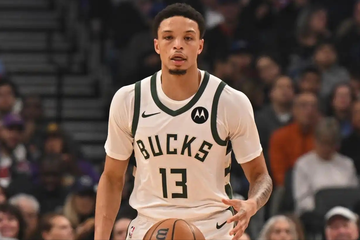 勇士爆冷输雄鹿却现惊喜，库明加24+8打爆库兹马，2250万值了