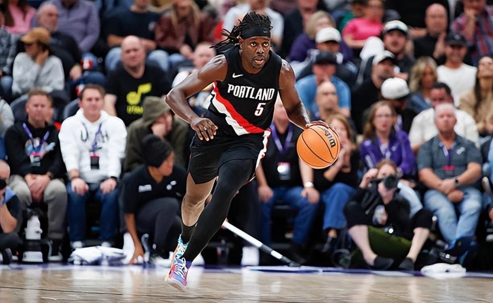 朱-霍勒迪能否成为开拓者后场领袖？开季表现征服球迷