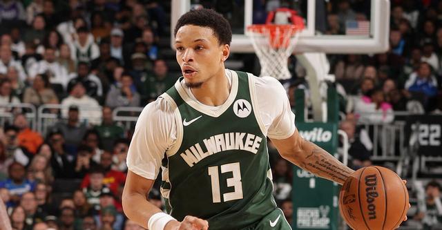 罗林斯战旧主狂轰32分创生涯新高 库里盛赞其无畏表现