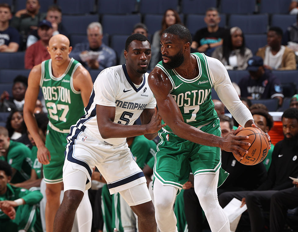 76人vs凯尔特人前瞻：进攻火力VS防守铁壁，三分大战一触即发