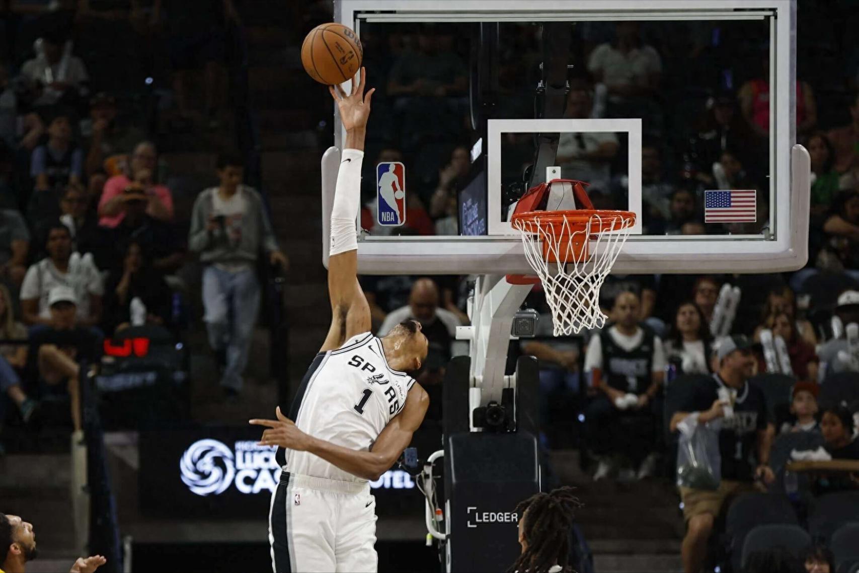 151分24盖帽，文班历史首人！马刺队开季5连胜3大优势保不败金身