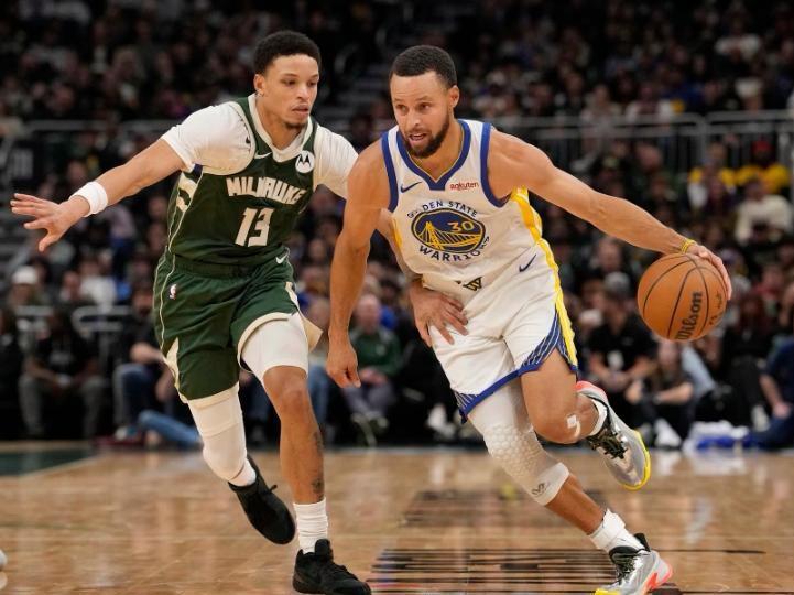 勇士爆冷负雄鹿：库里27+6难救主，六大事实揭示赛场真相