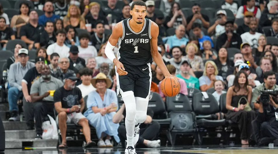 文班亚马27+18+6创5大纪录，勇士旧将罗林斯逆袭夺日最佳