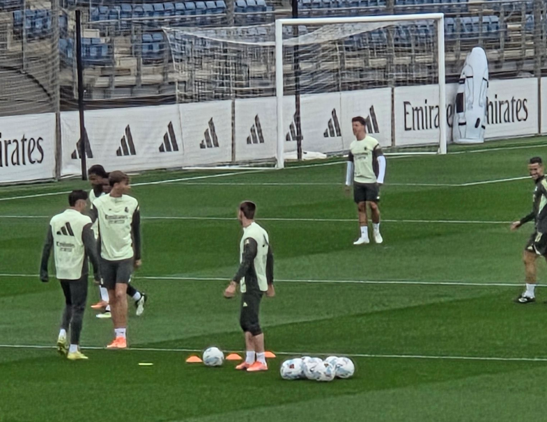 皇马训练动态：马斯坦托诺未受伤，吕迪格阿拉巴缺席赛前最后一练