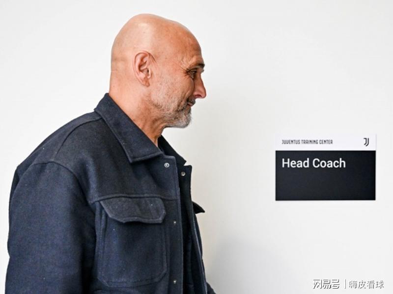 尤文官宣斯帕莱蒂上任！意甲豪门换帅潮与曼联王朝崩塌启示录