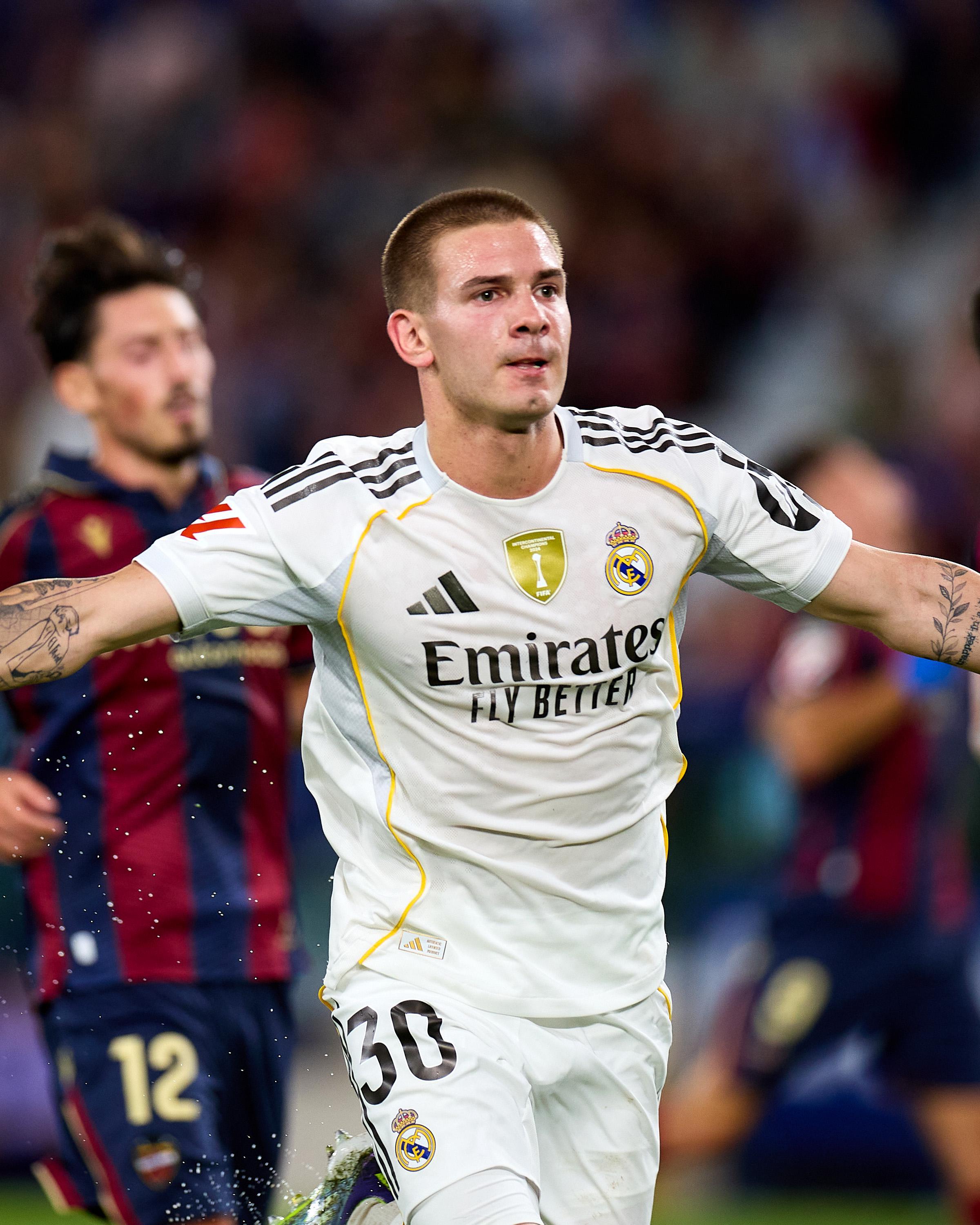 河床秘书长：马斯坦托诺转会皇马价格偏低，球队将设亿元解约金