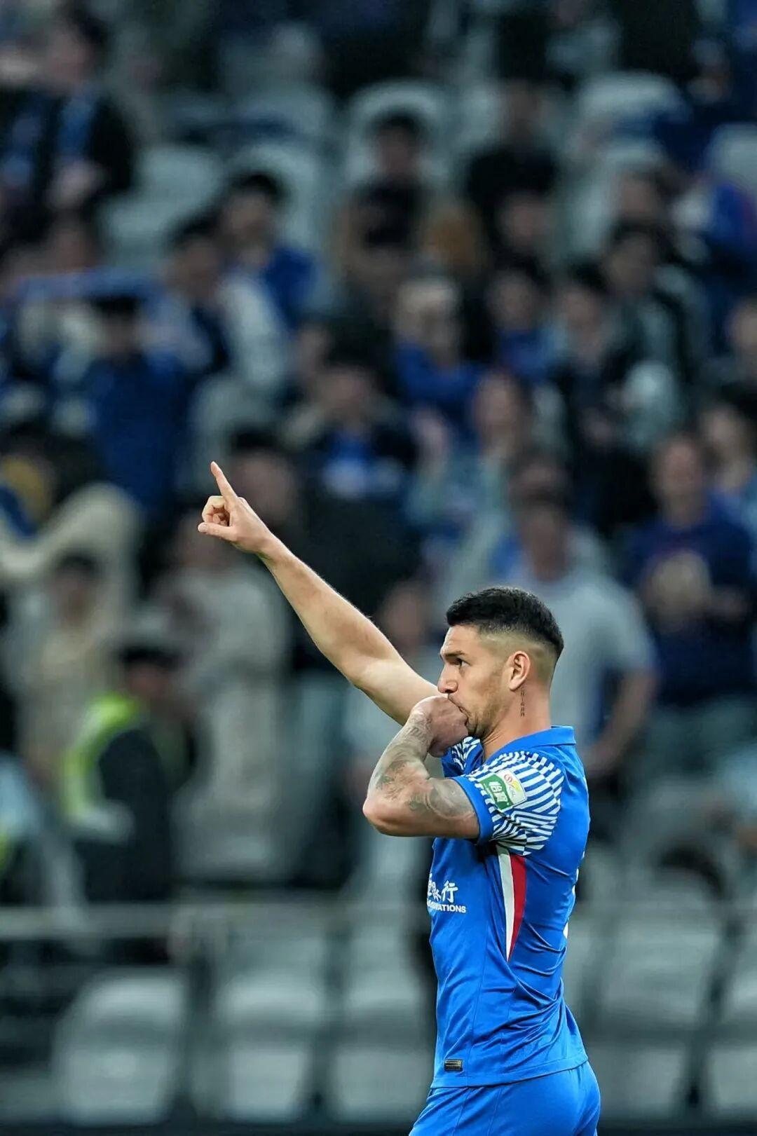 中超第29轮：上海申花1-0力克深圳新鹏城，积分升至第二