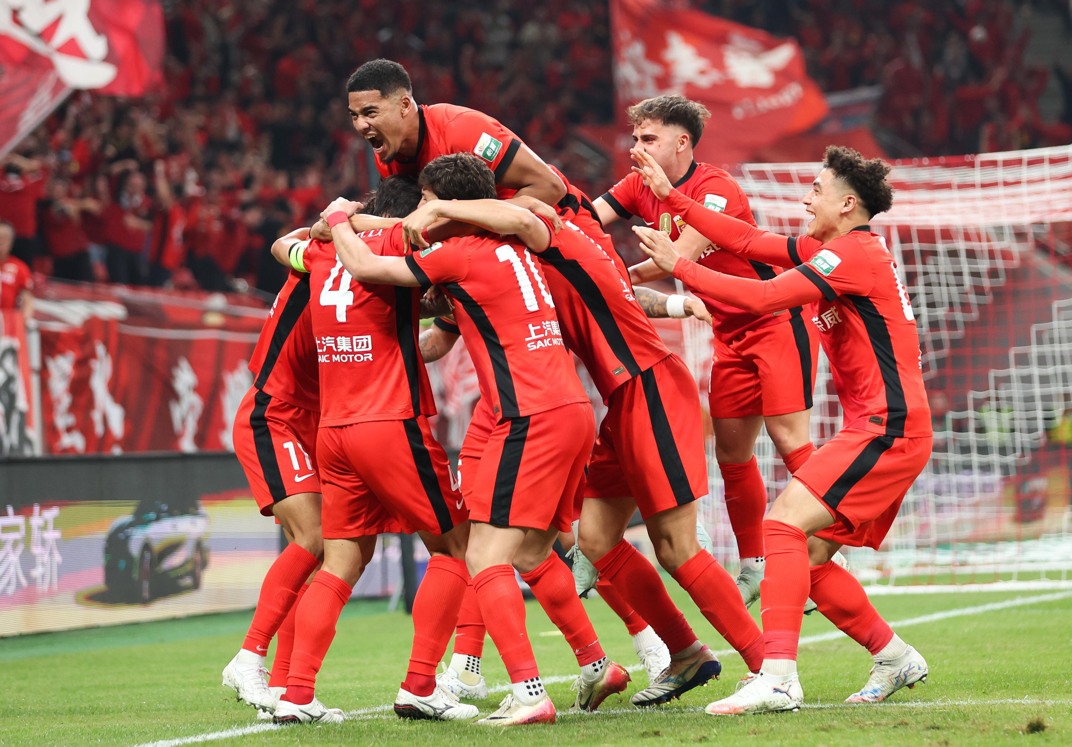 中超争冠白热化：海港2分领跑，末轮平局即可锁定冠军