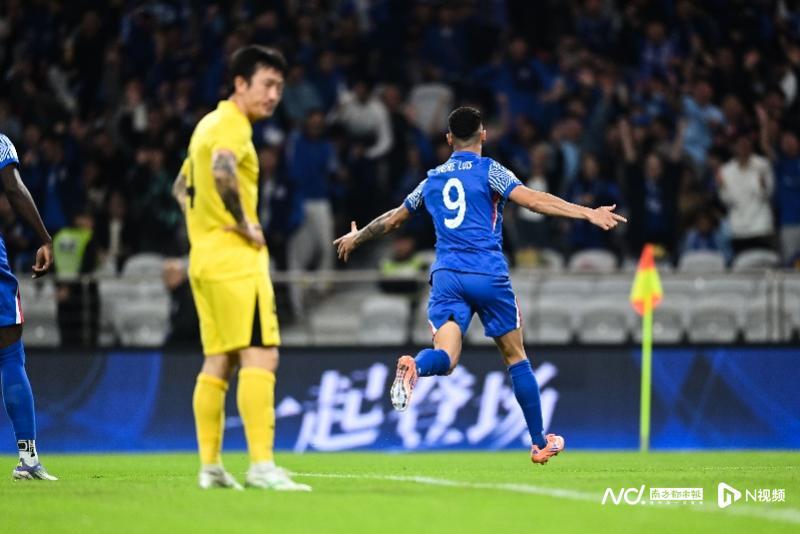 中超争冠格局突变：成都蓉城出局，上海双雄争冠，深圳保级悬而未决