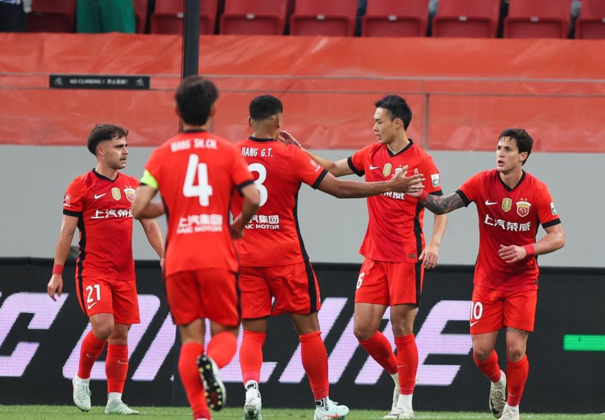 3-0完胜！上海海港强势登顶，王燊超世界波震撼全场