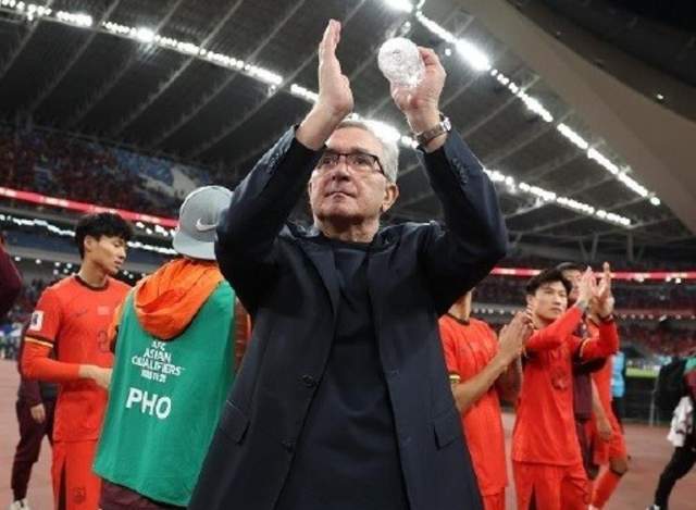 伊万错失乌兹帅位：卡纳瓦罗顶替，老帅或就此告别足坛