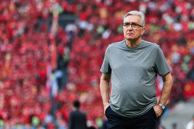 伊万科维奇正式退休，国足执教成其生涯终章