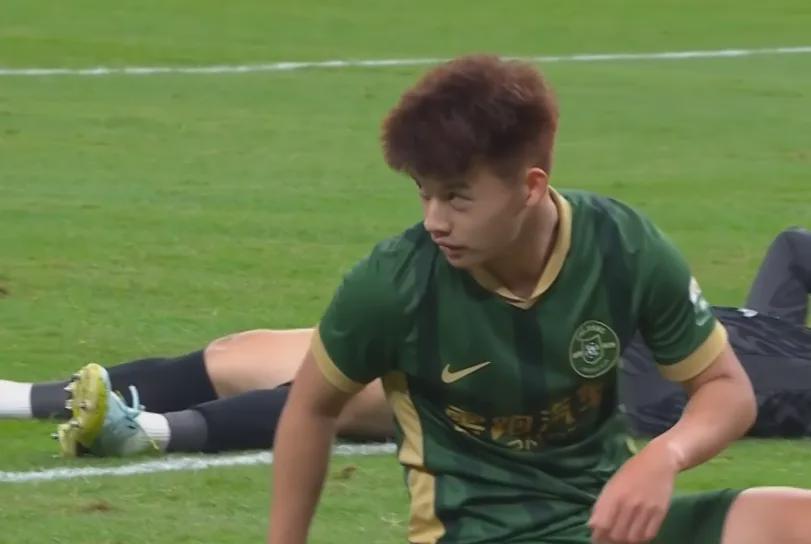 中超末轮争冠白热化：海港平局即夺冠，申花逆袭需奇迹，蓉城提前出局