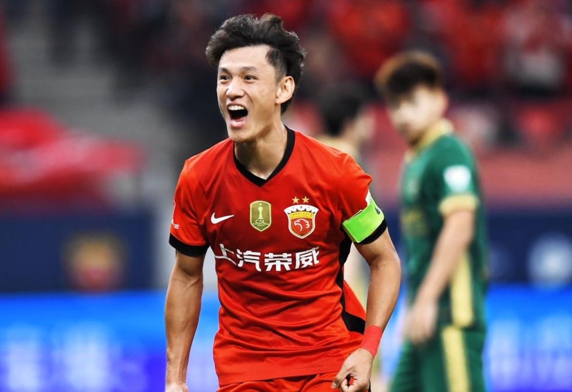 中超争冠新格局：上海海港领跑，申花紧追，冠军花落谁家？