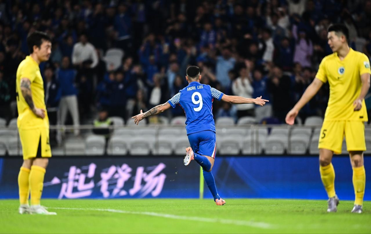 中超末轮决战！申花1-0深圳紧咬海港，冠军悬念留至终场哨响