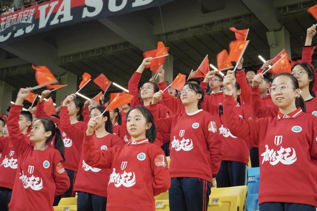 成都中超主场收官战：激情赛场与城市温情的完美交融