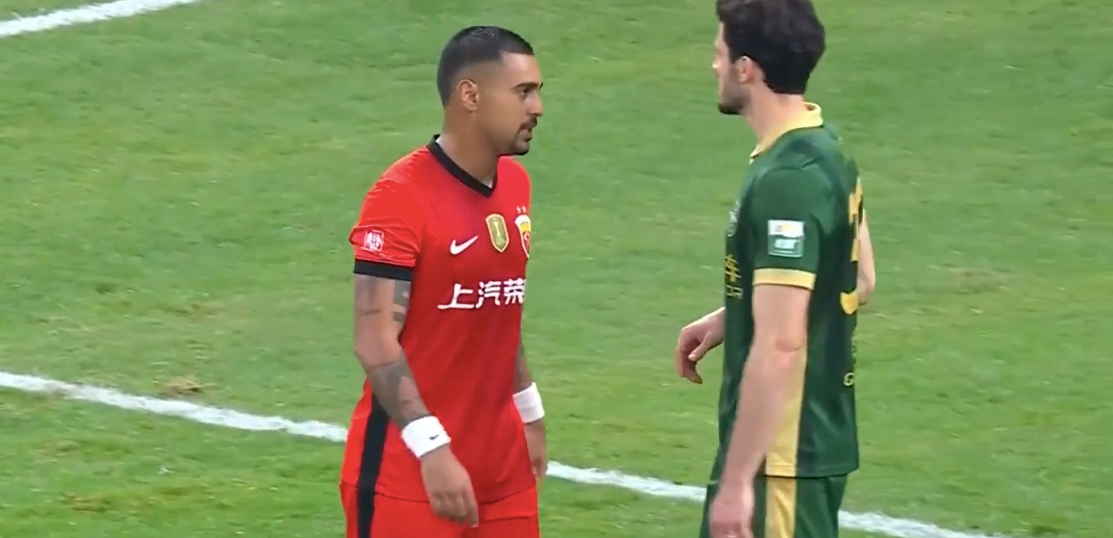 中超第29轮：上海海港3-0胜浙江队，争冠格局再迎巨变