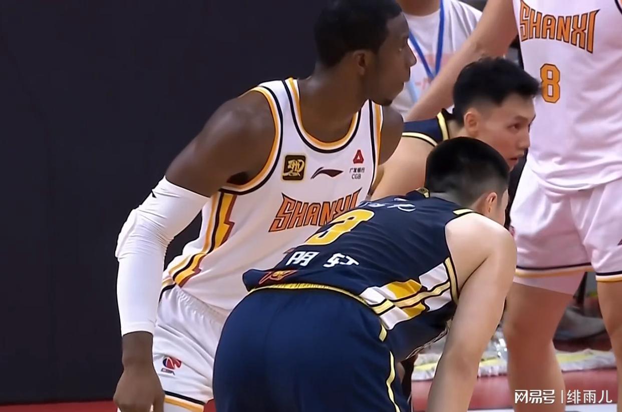 山西男篮签约2米01锋线布朗，或成广东队新克星