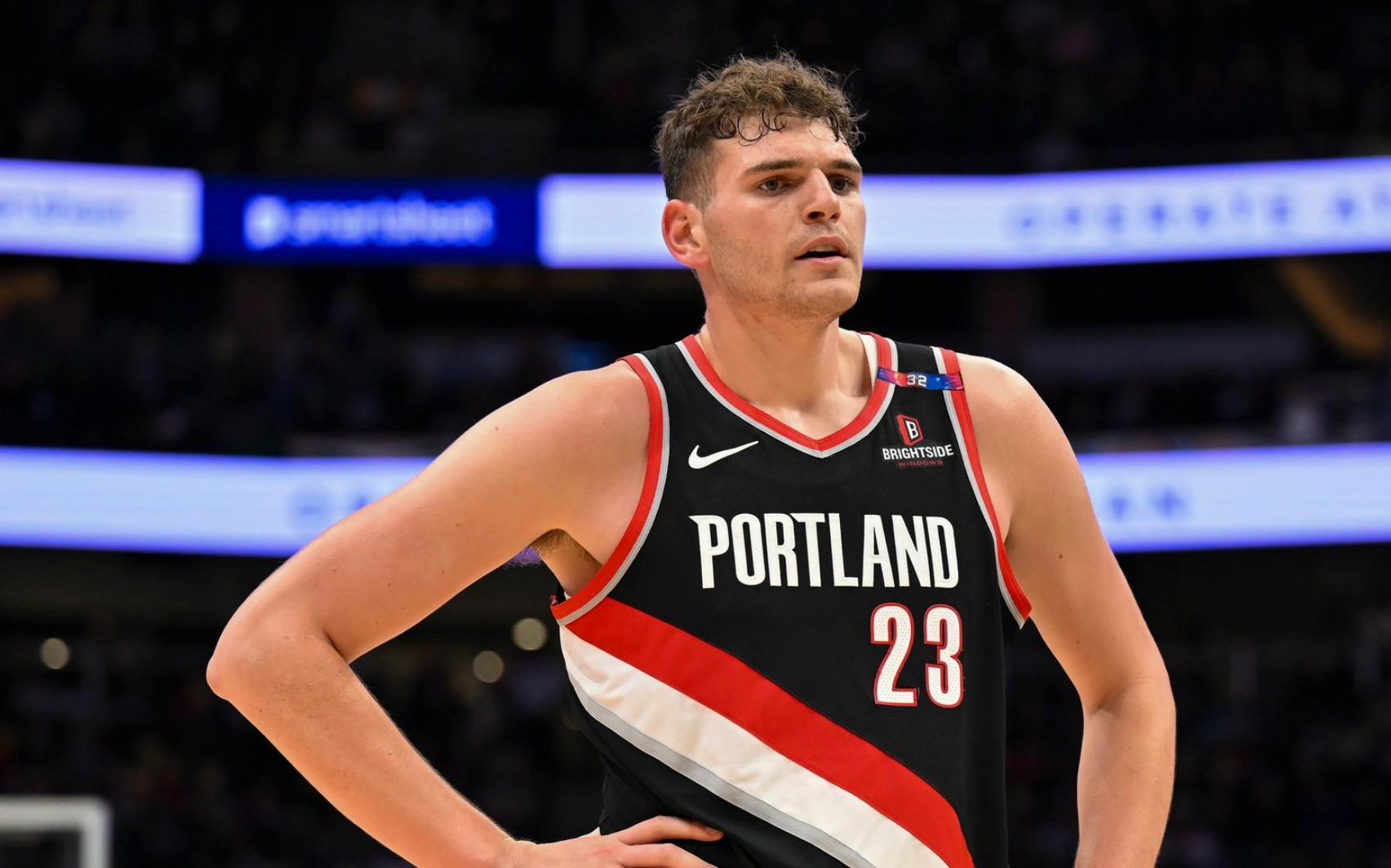 克林根首秀24分钟贡献5分15板 开拓者险胜掘金迎开门红