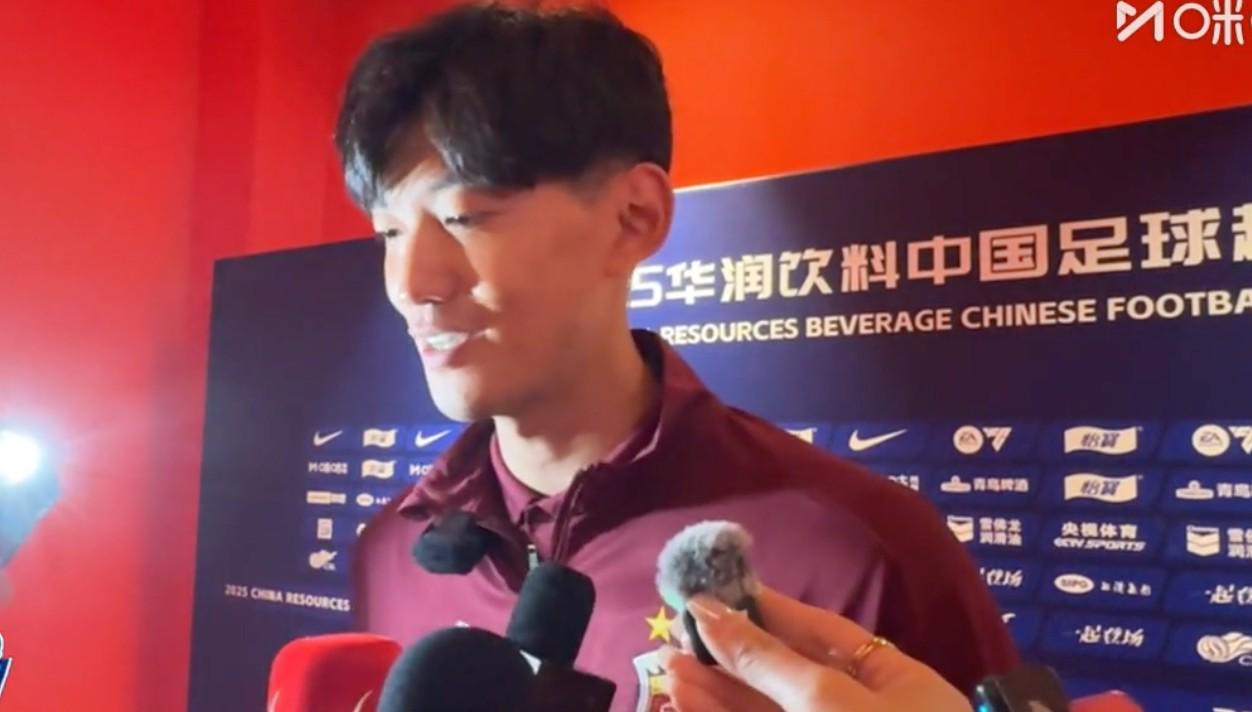 颜骏凌谈海港争冠：武磊动员鼓舞士气，老队员经验成关键