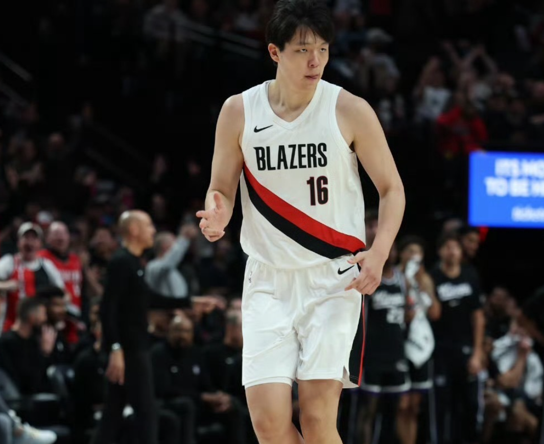 杨瀚森开拓者处境堪忧！罗威复出+里斯起伏，下放或成唯一出路