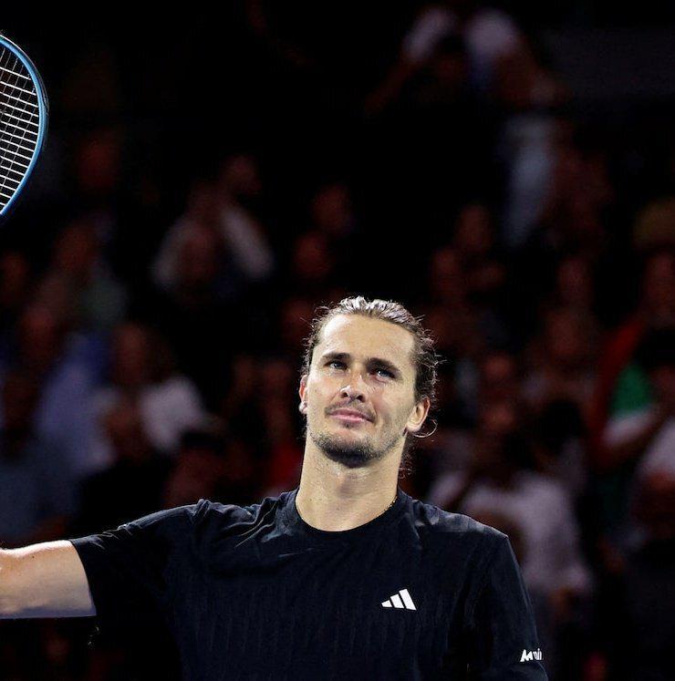 巴黎大师赛：兹维列夫挽救2赛点逆转梅总，23次晋级大师赛四强