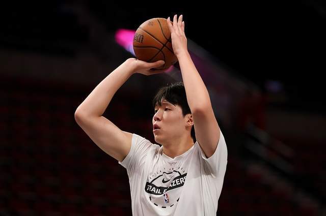 开拓者险胜掘金后，杨涵森需注意的两大健康要点