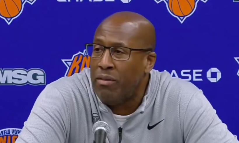 迈克·布朗：尼克斯防守失利，上半场对抗性缺失成主因