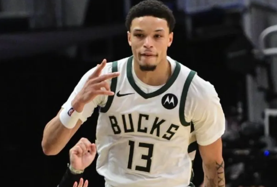 18个月逆袭！雄鹿新星罗林斯爆发，库里盛赞其表现