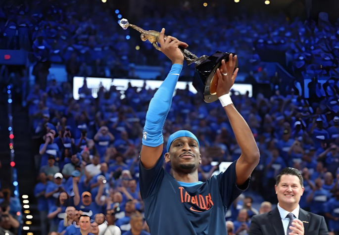 亚历山大单赛季封神：MVP+得分王能否定义后卫新标杆？